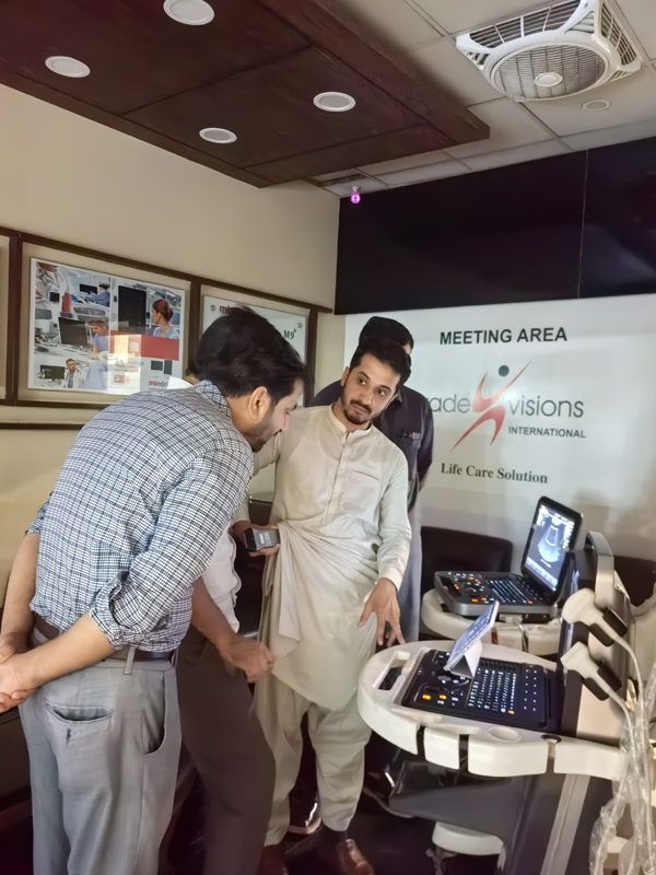 Pakistanski kupci koriste ultrazvukPeriodmed(8)