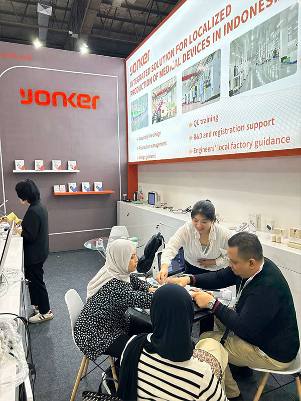 Yonker Medical-Ausstellungsstand in Indonesien in Halle B 238 und 239 (7)